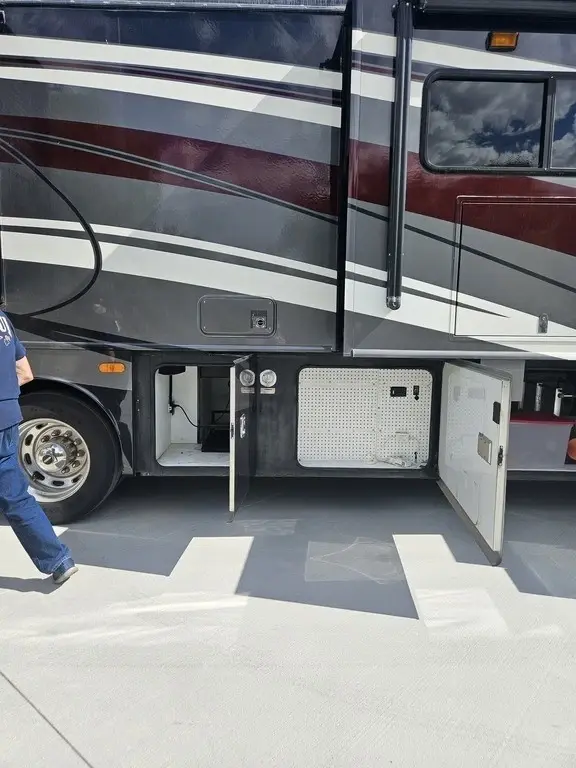 2014 Fleetwood Expedition Motorized Class A