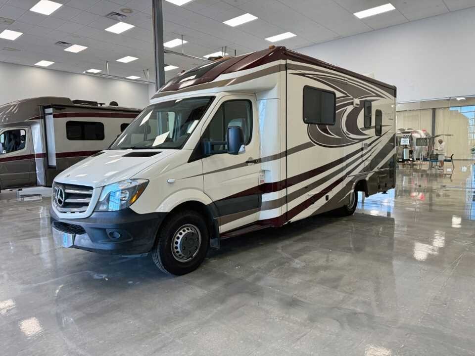 2015 WHITE COACHMEN PRISM