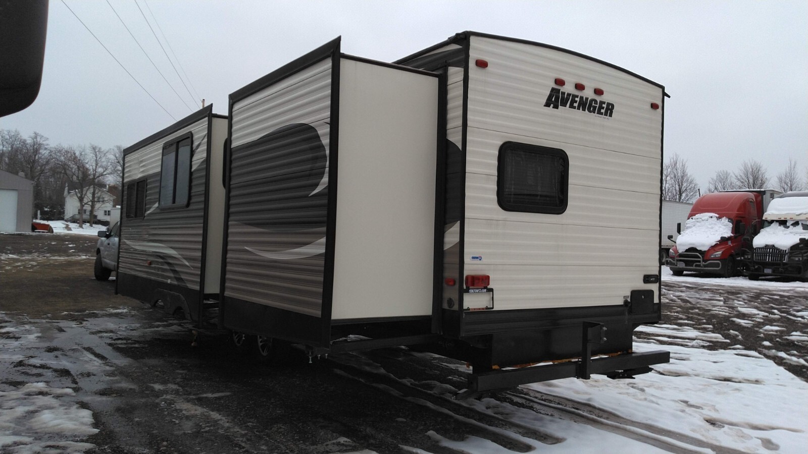 2015 PRIME TIME Freedom Express Ultra-Lite Travel Trailer