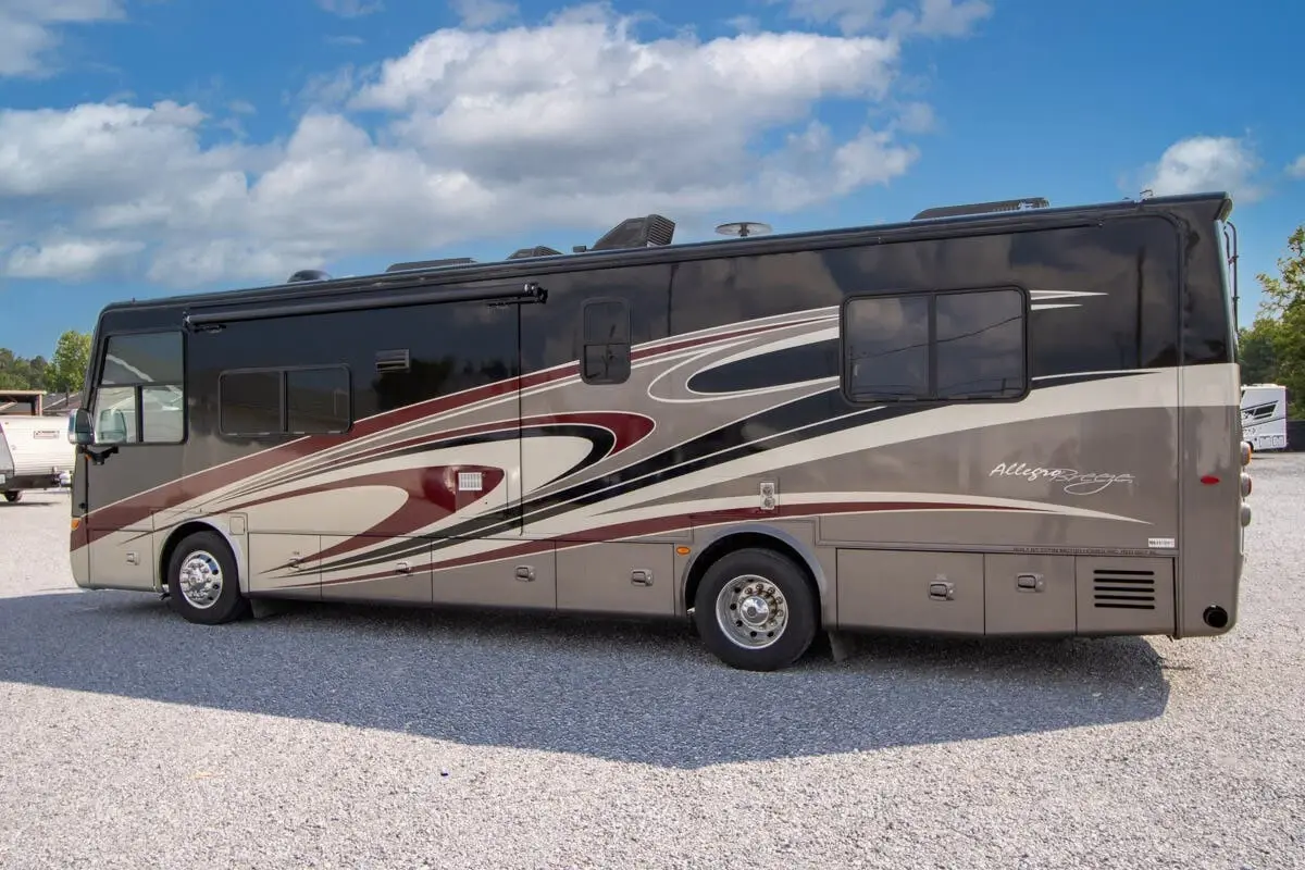 2015 Tiffin Motorhomes Allegro Breeze