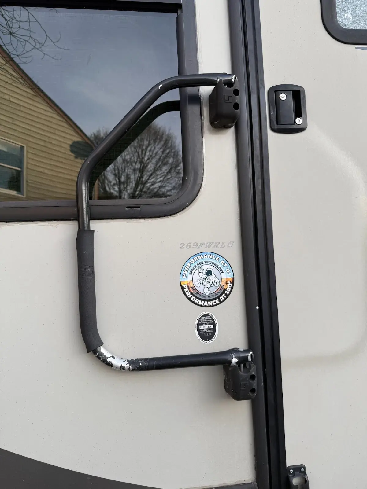 2016 Keystone Sprinter Fifth-wheel rear living