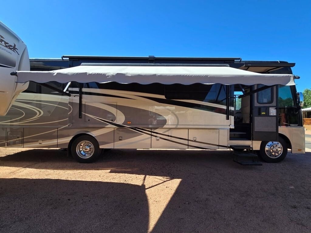 2016 Winnebago Adventurer Motorized Class A