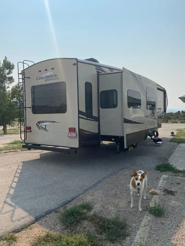 2017 Coachmen Brookstone Fifth Wheel
