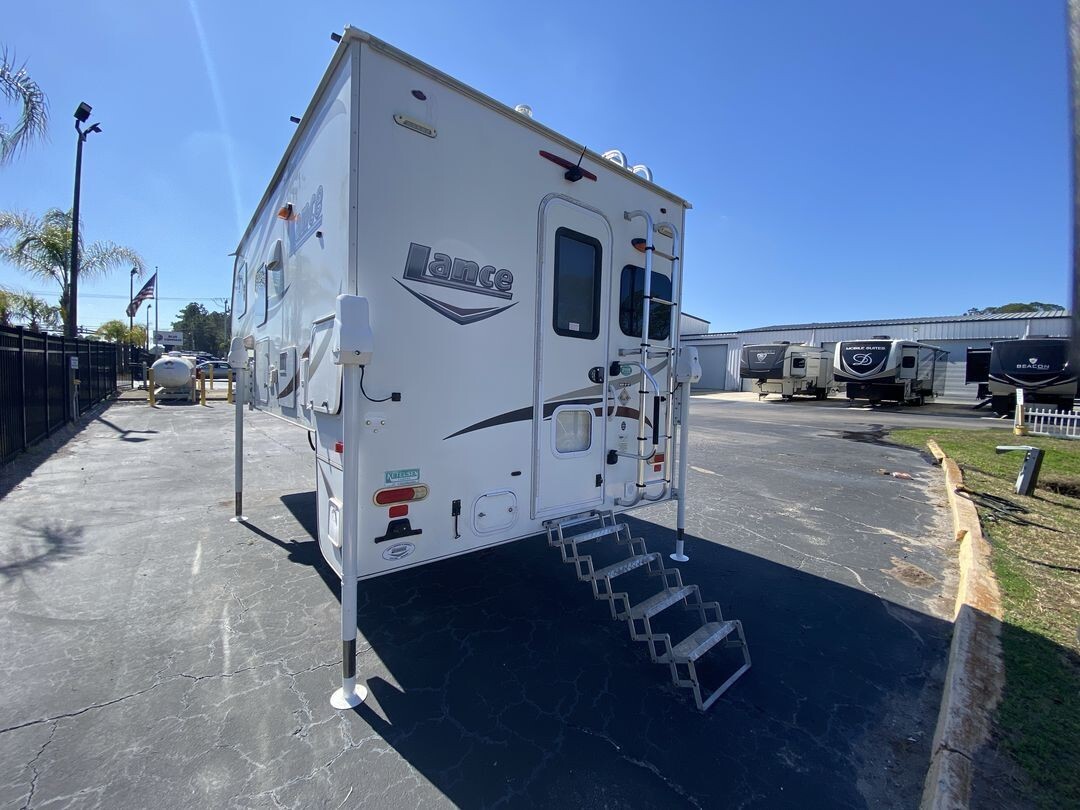 2017 Lance Lance Truck Camper