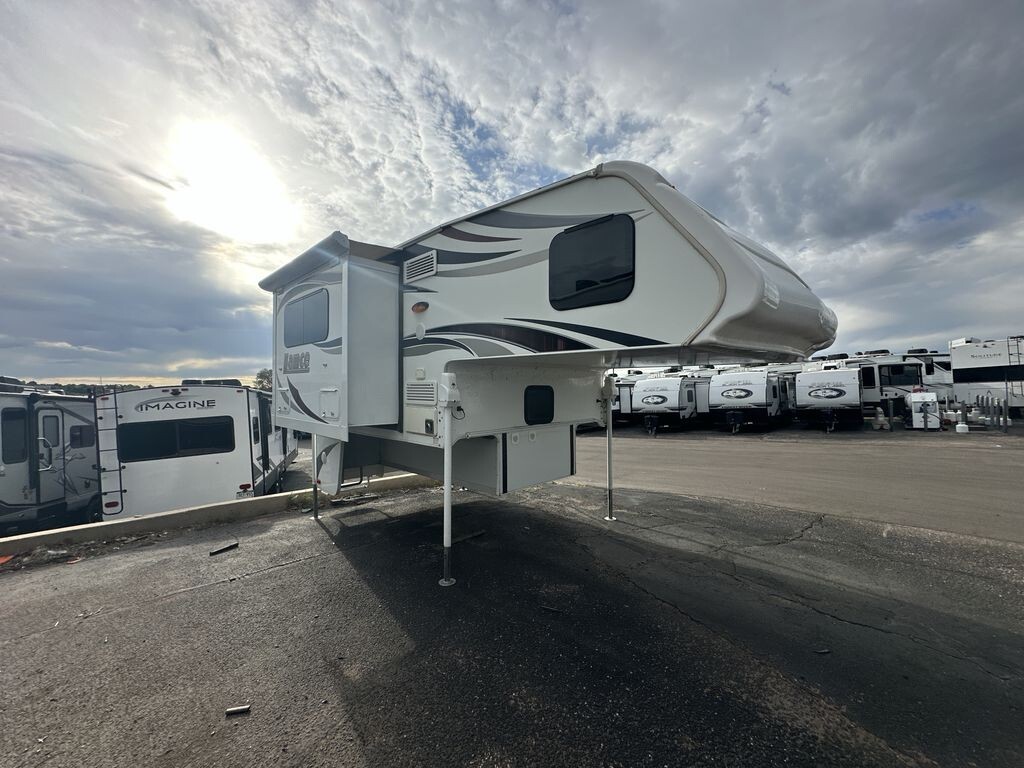 2017 Lance Lance Truck Camper