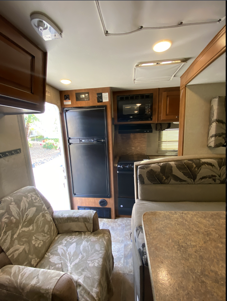 2017 Lance Travel Trailer Travel Trailer
