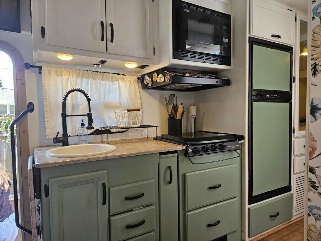 2017 Thor Motor Coach Axis RUV Motorized Class A