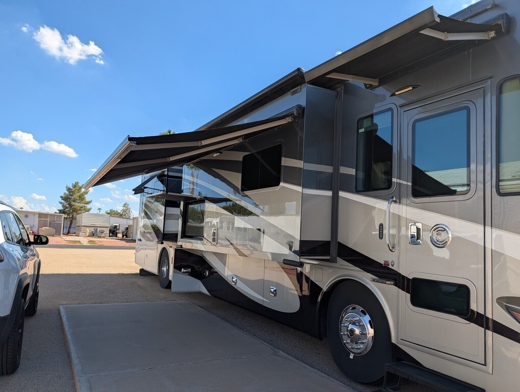 2017 Tiffin Motorhomes Phaeton Motorized Class A