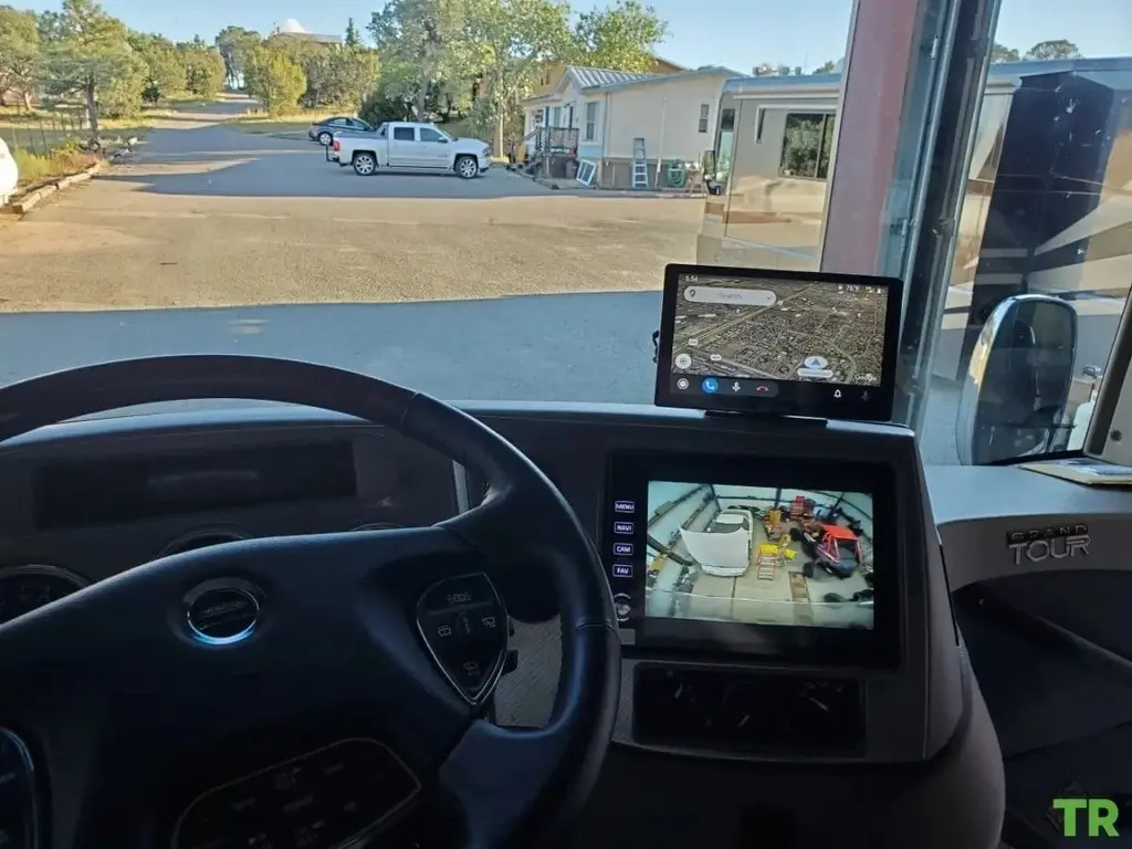 2017 Winnebago Grand Tour Motorized Class A
