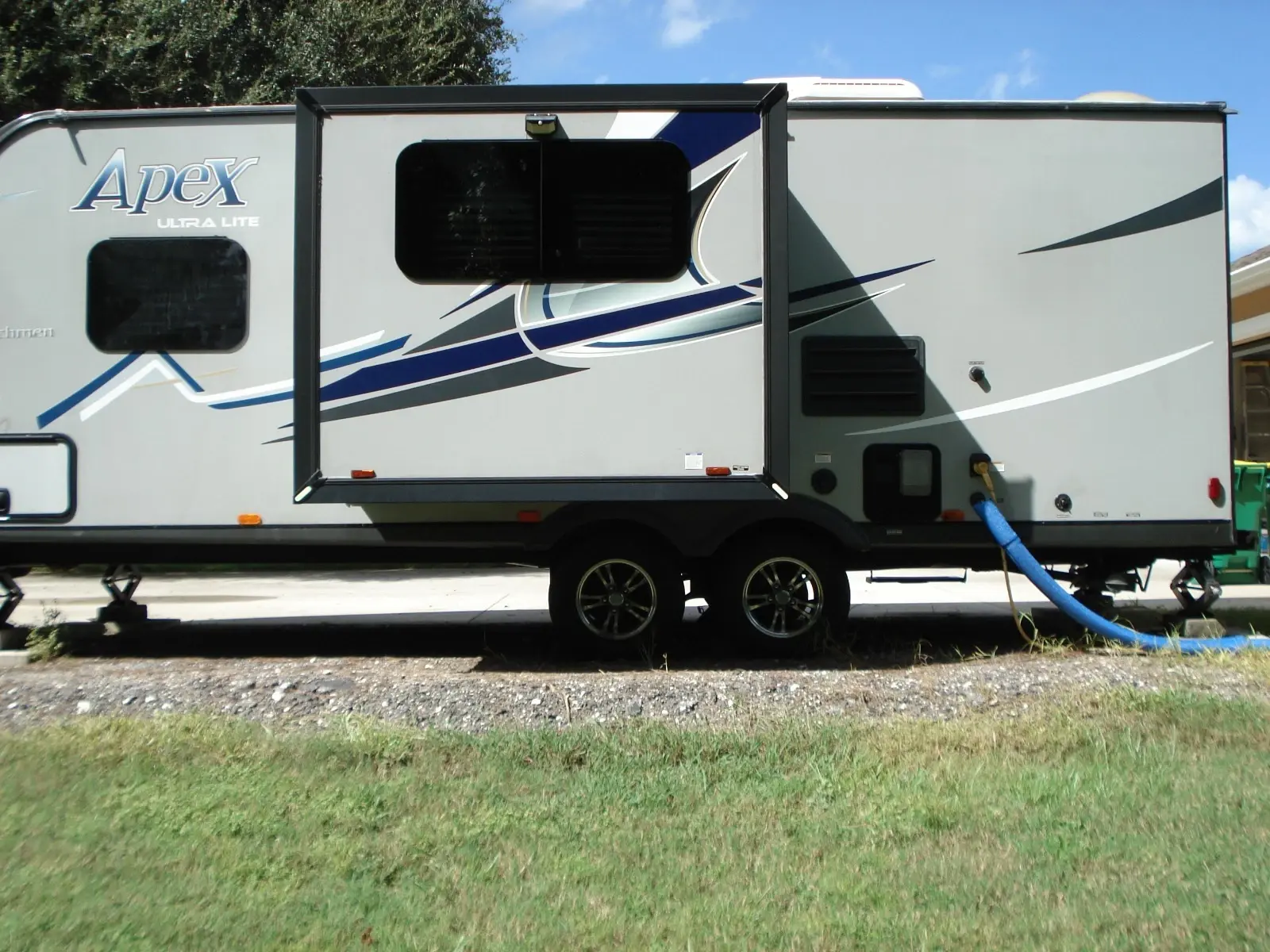 2018 Coachmen Apex Apex Ultra Lite Travel Trailer