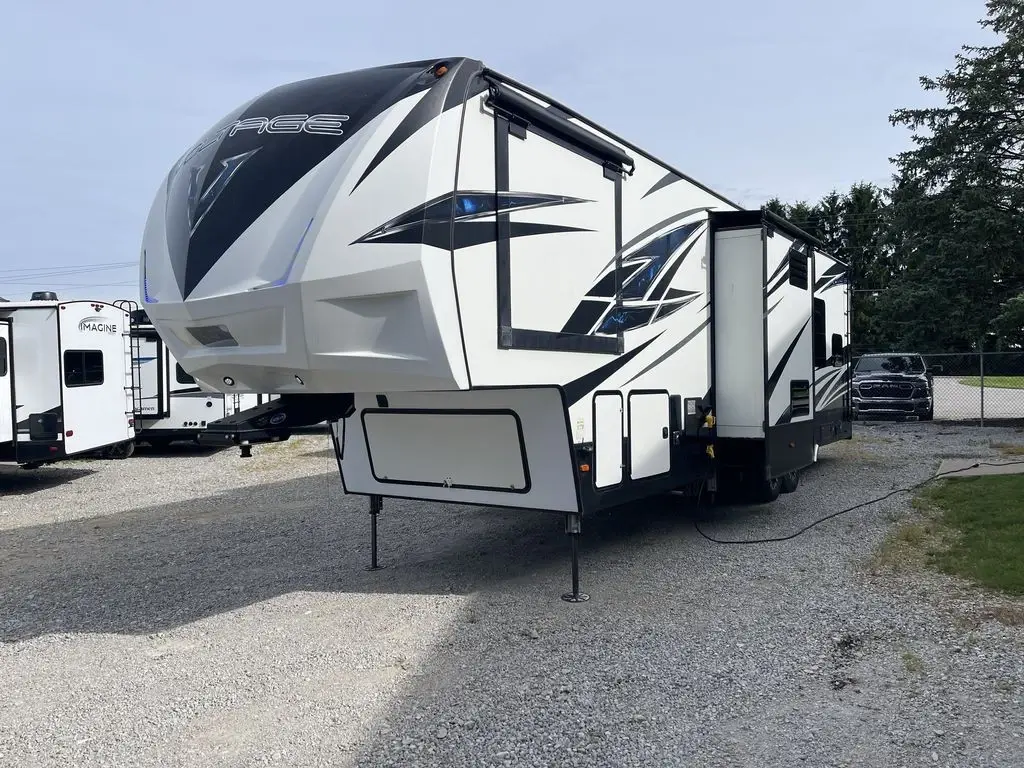 2018 Dutchmen Voltage V-Series