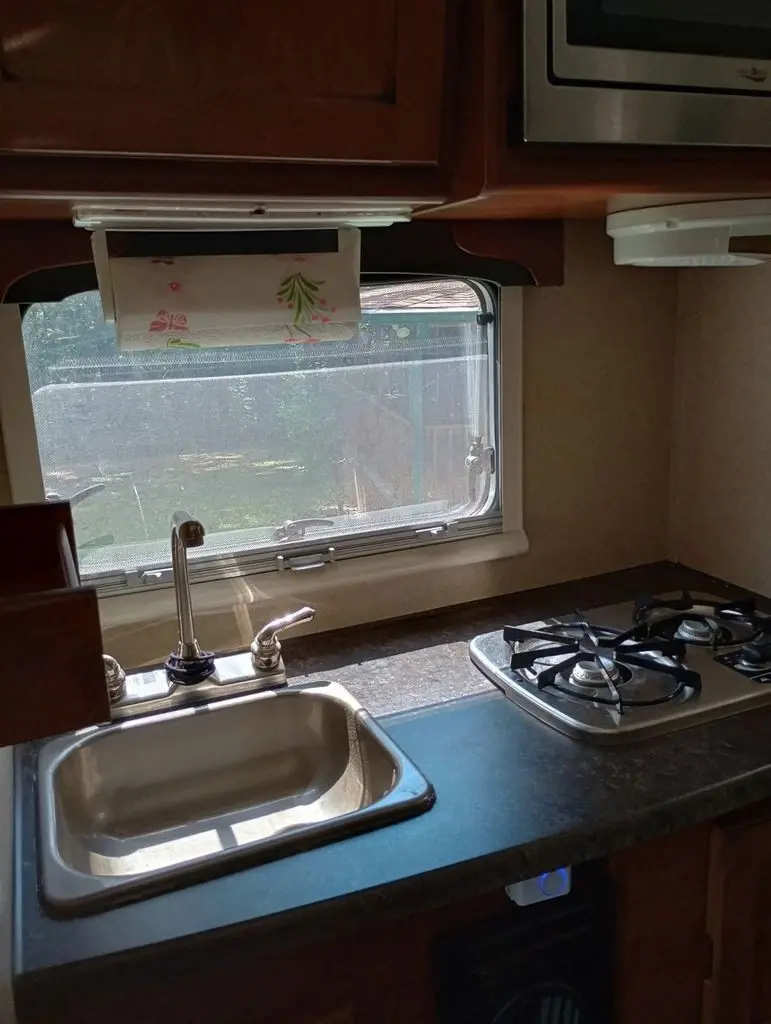 2018 Lance Truck Camper Truck Camper