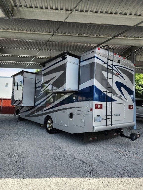 2018 Winnebago Vista LX Motorized Class A