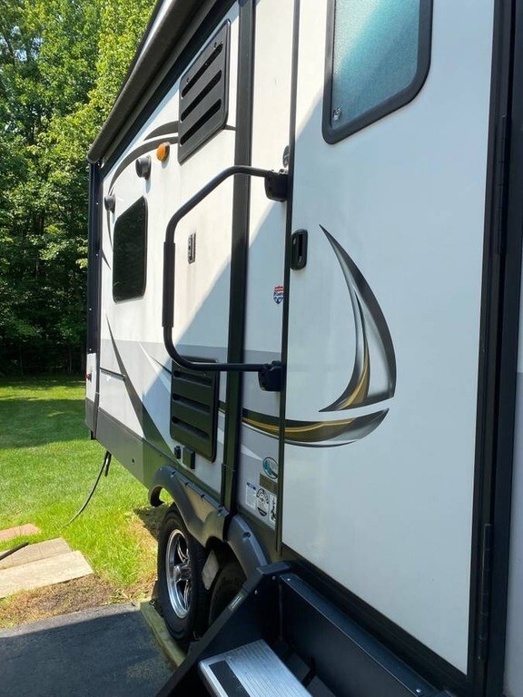 2019 Forest River Rockwood Ultra Lite FW Fifth Wheel