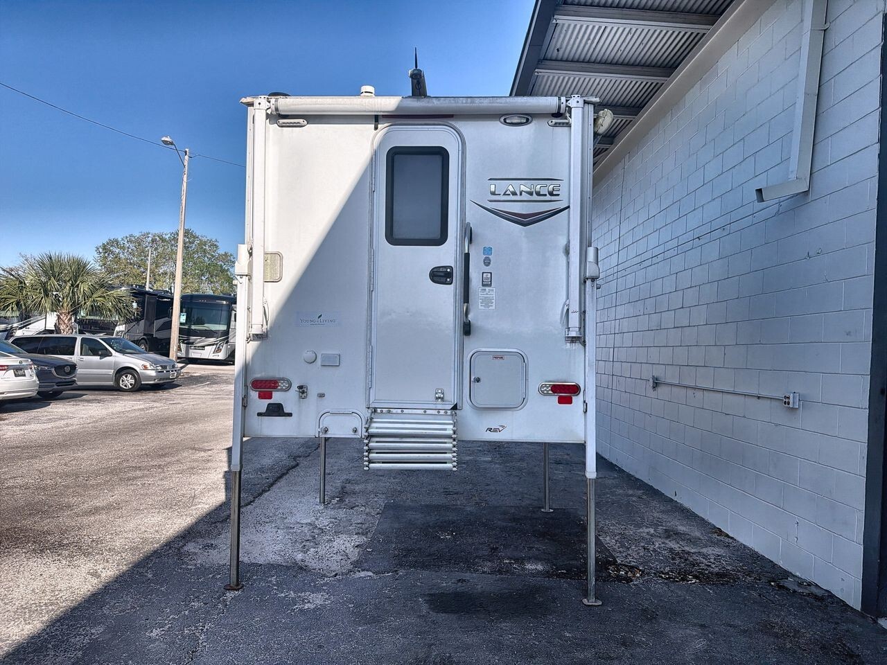 2019 Lance Lance Truck Camper