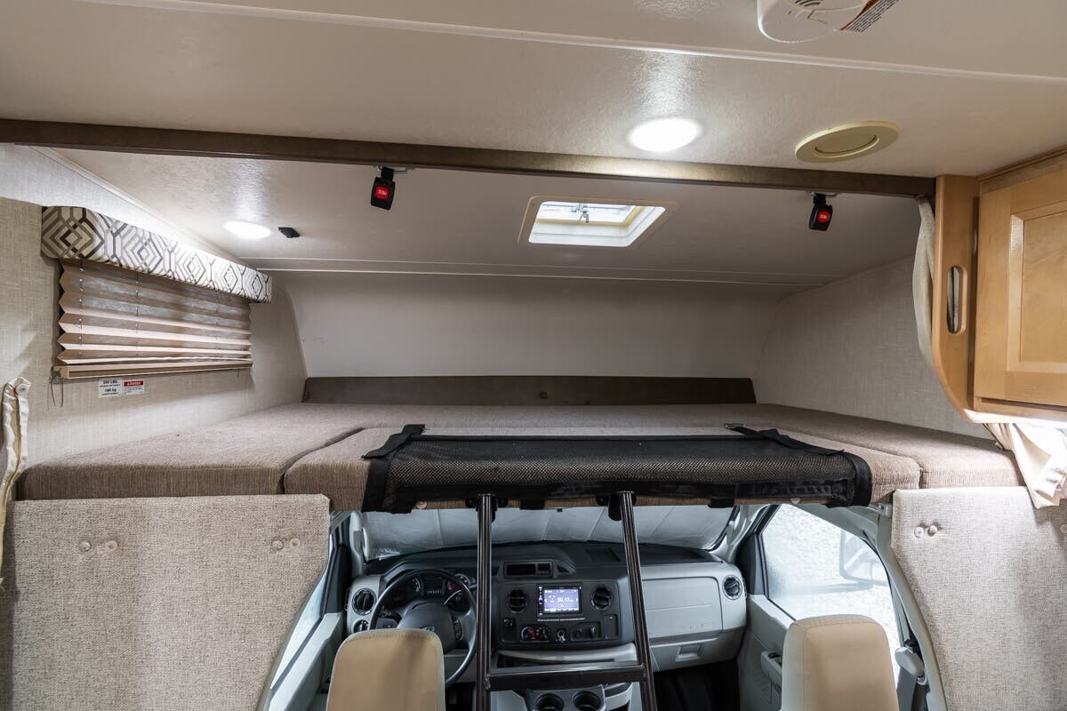 2020 Coachmen Leprechaun