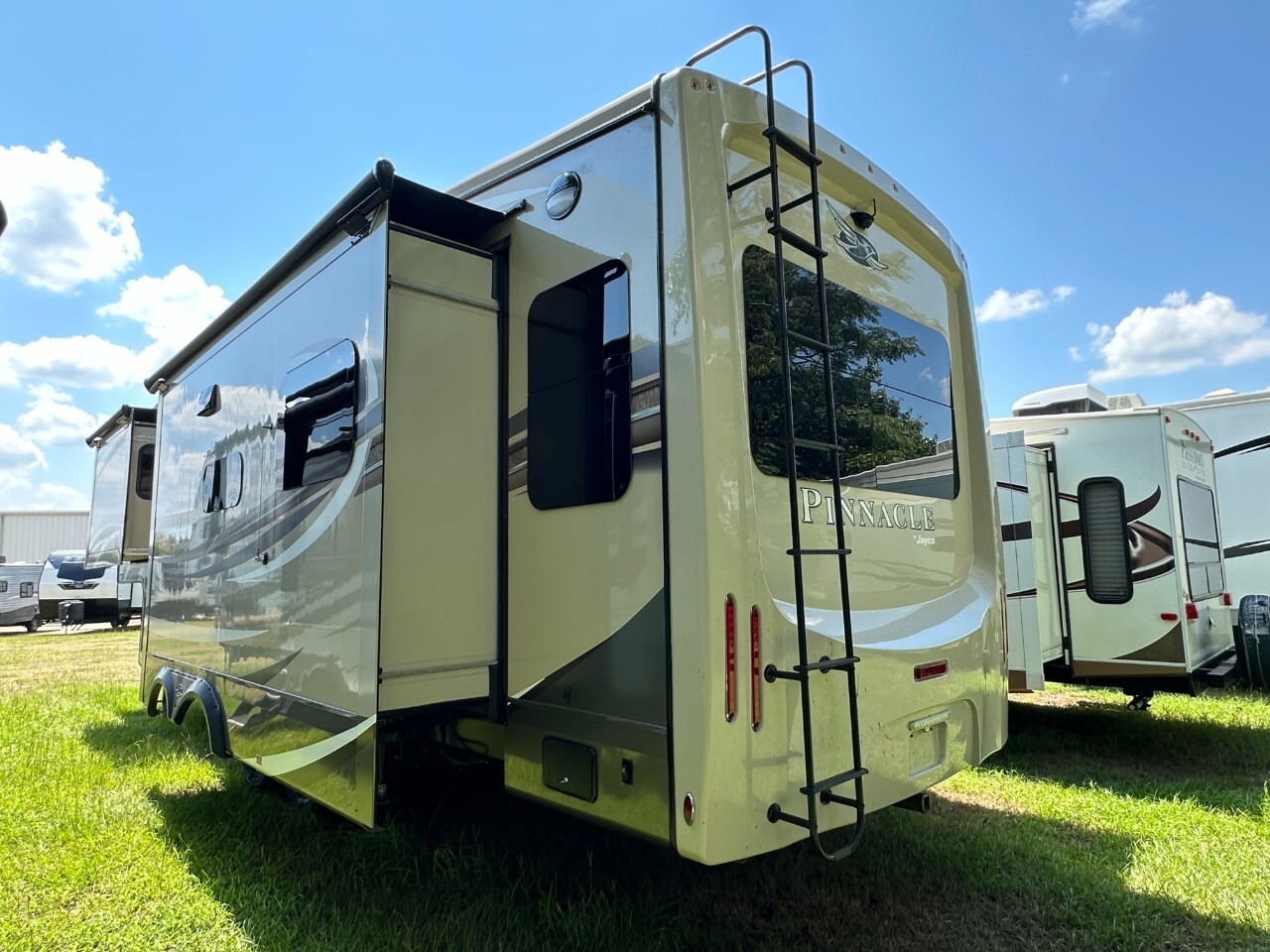 2020 Jayco Pinnacle