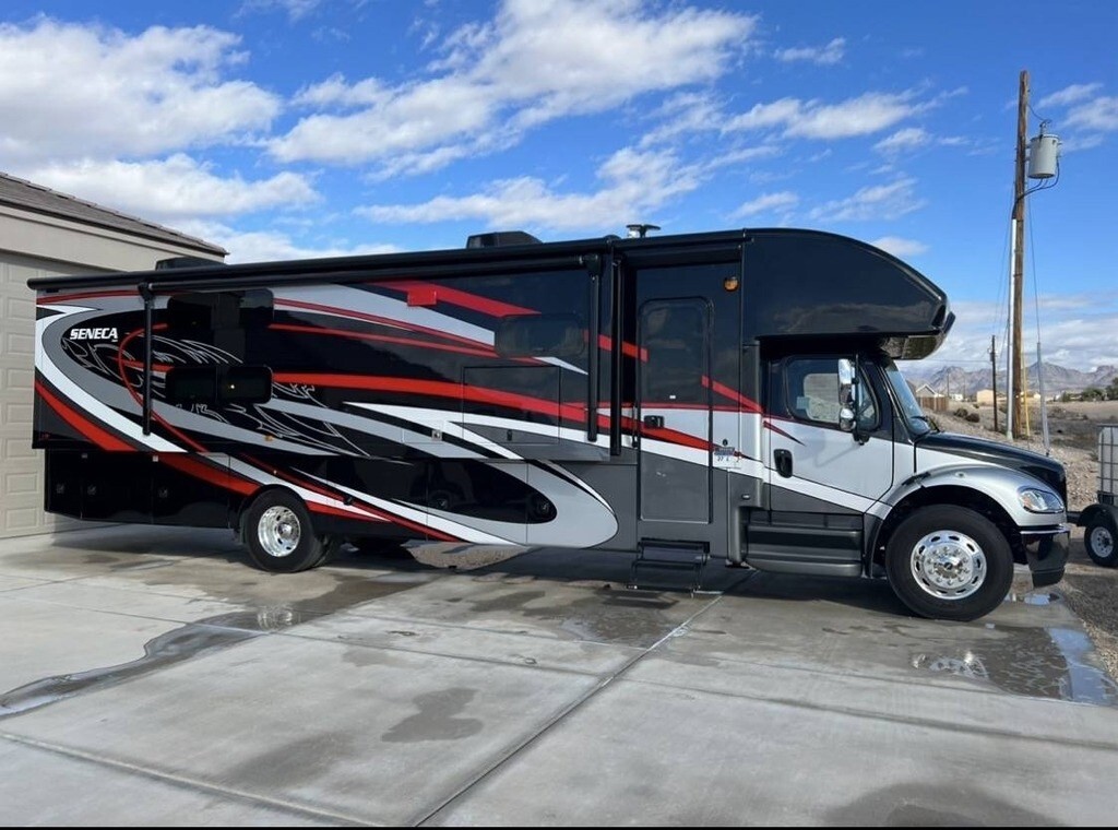 2020 Jayco Seneca Motorized Class C