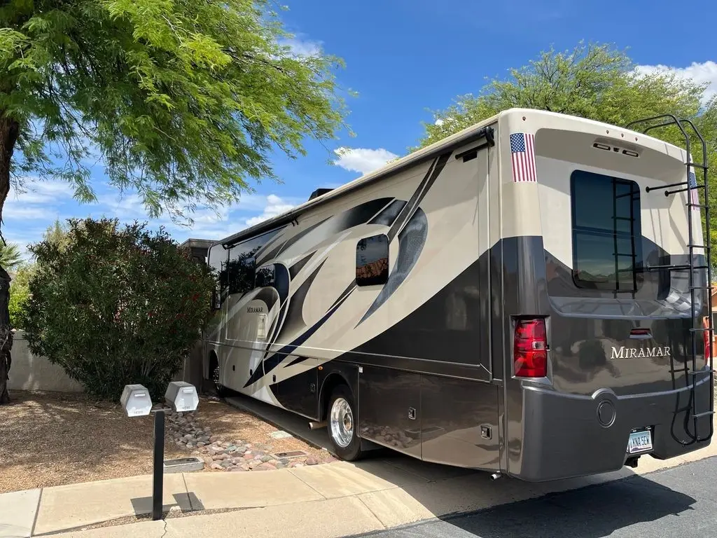 2020 Thor Motor Coach Miramar Class A Motorhome