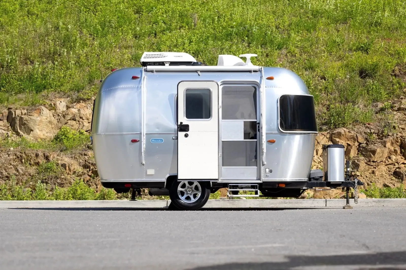 2021 Airstream Bambi 16' - Queen Bed & Zip Dee Awning