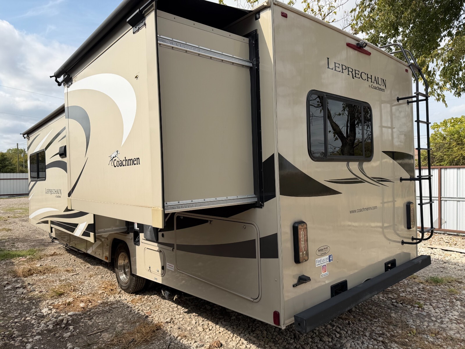 2021 Coachmen Leprechaun