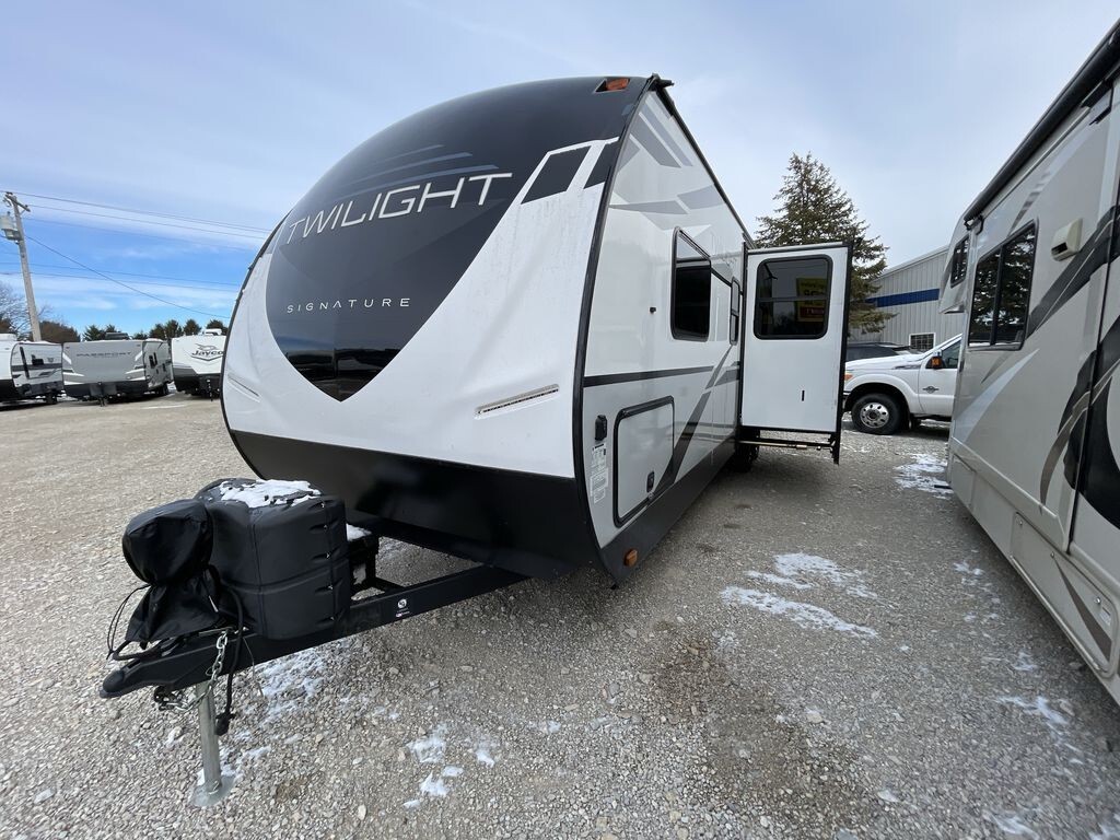 2021 Cruiser RV Twilight Signature