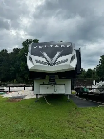 2021 Dutchmen Voltage Toy Hauler