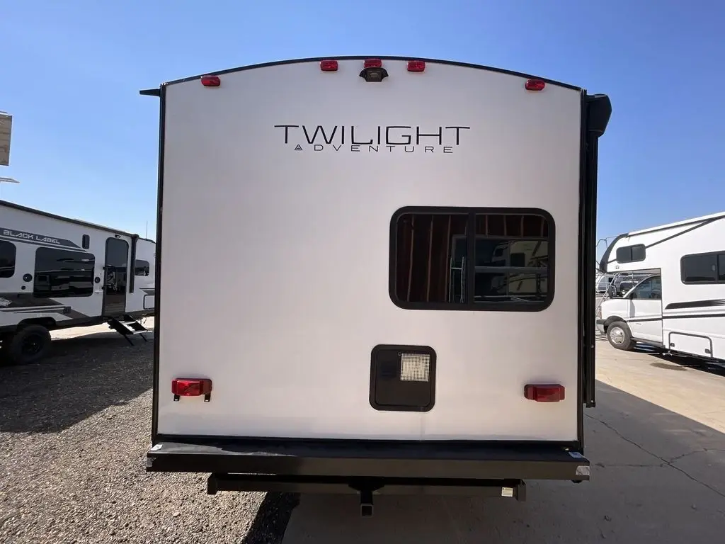 2022 Cruiser RV Twilight Signature
