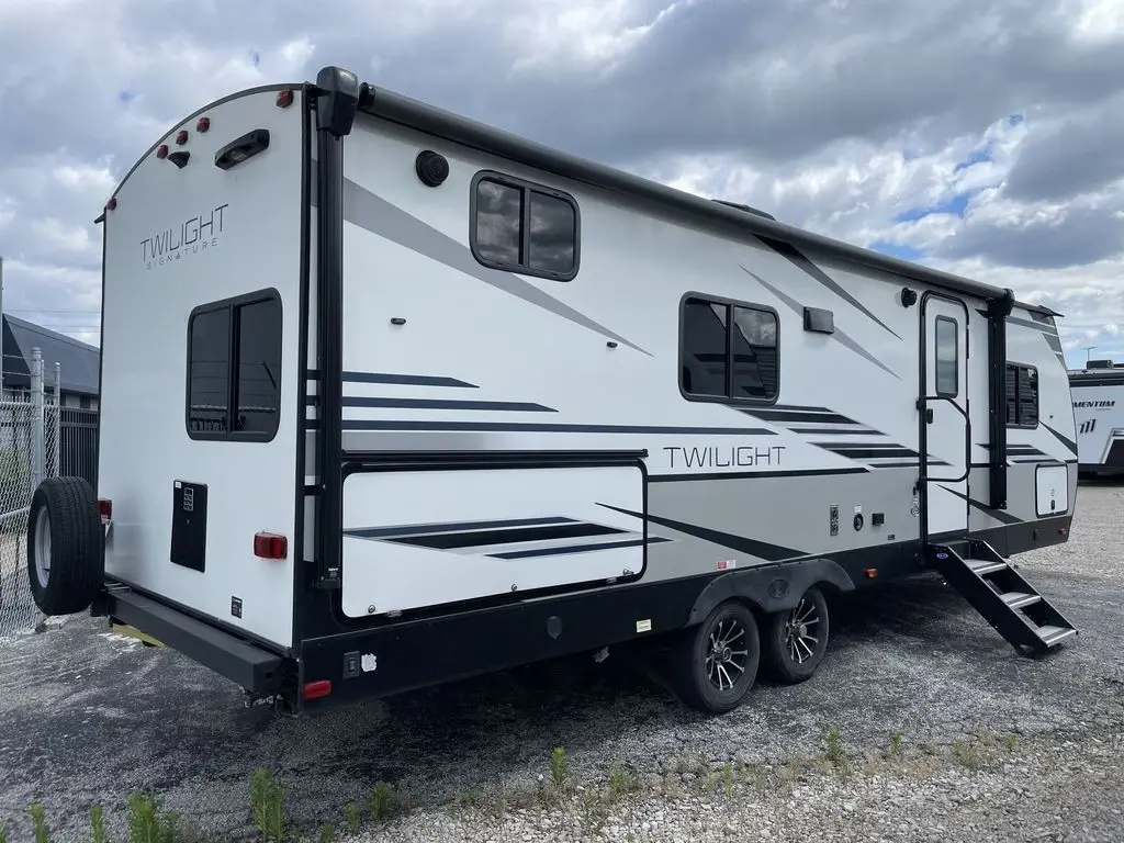 2022 Cruiser RV Twilight Signature