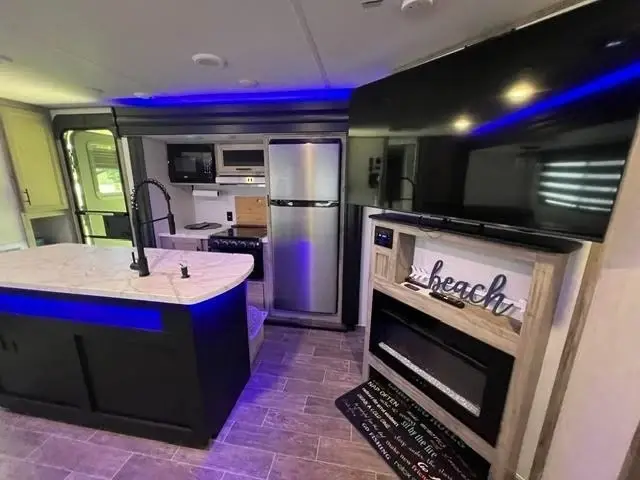 2022 Forest River Cherokee Alpha Wolf Travel Trailer