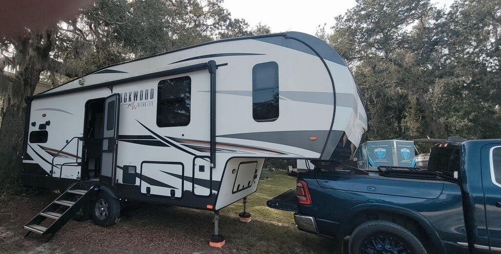 2022 Forest River Rockwood Ultra Lite FW Fifth Wheel
