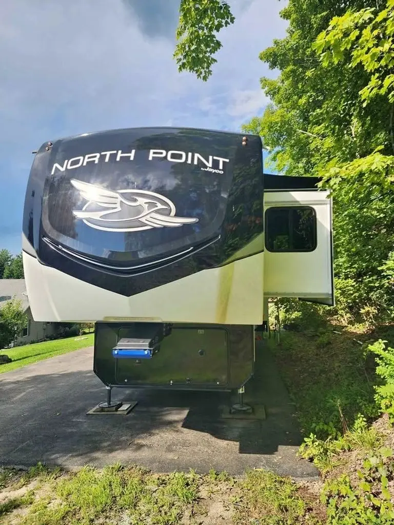 2022 Jayco North Point Fifth Wheel