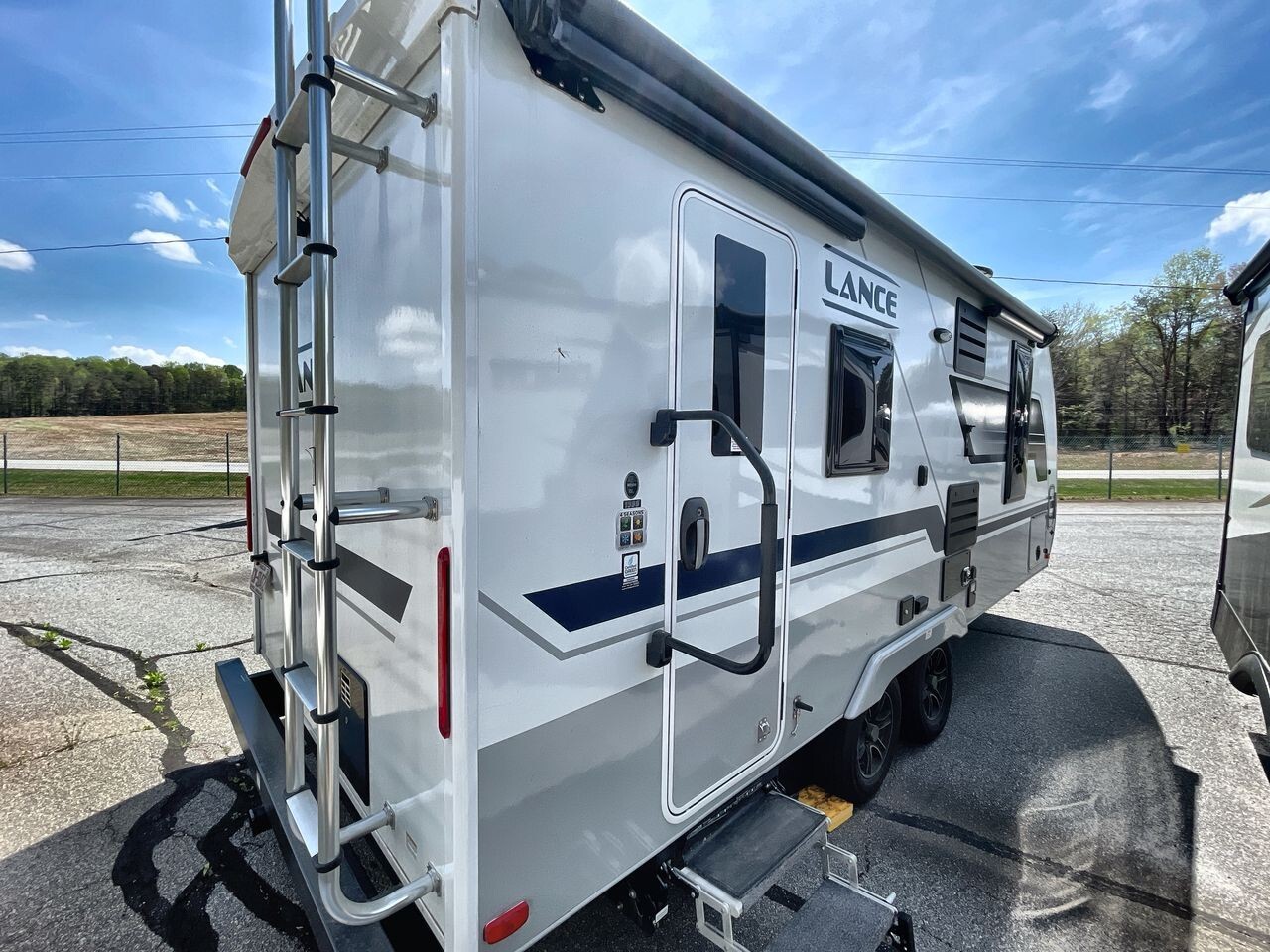 2022 Lance Lance Travel Trailer