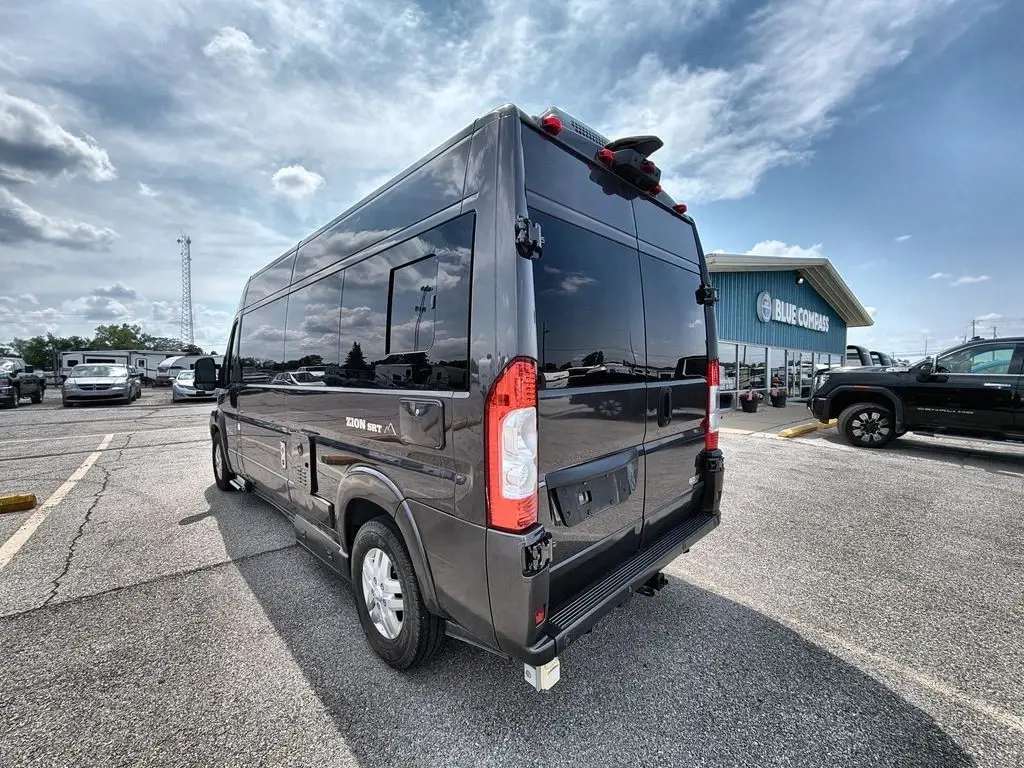 2022 Roadtrek Zion SRT