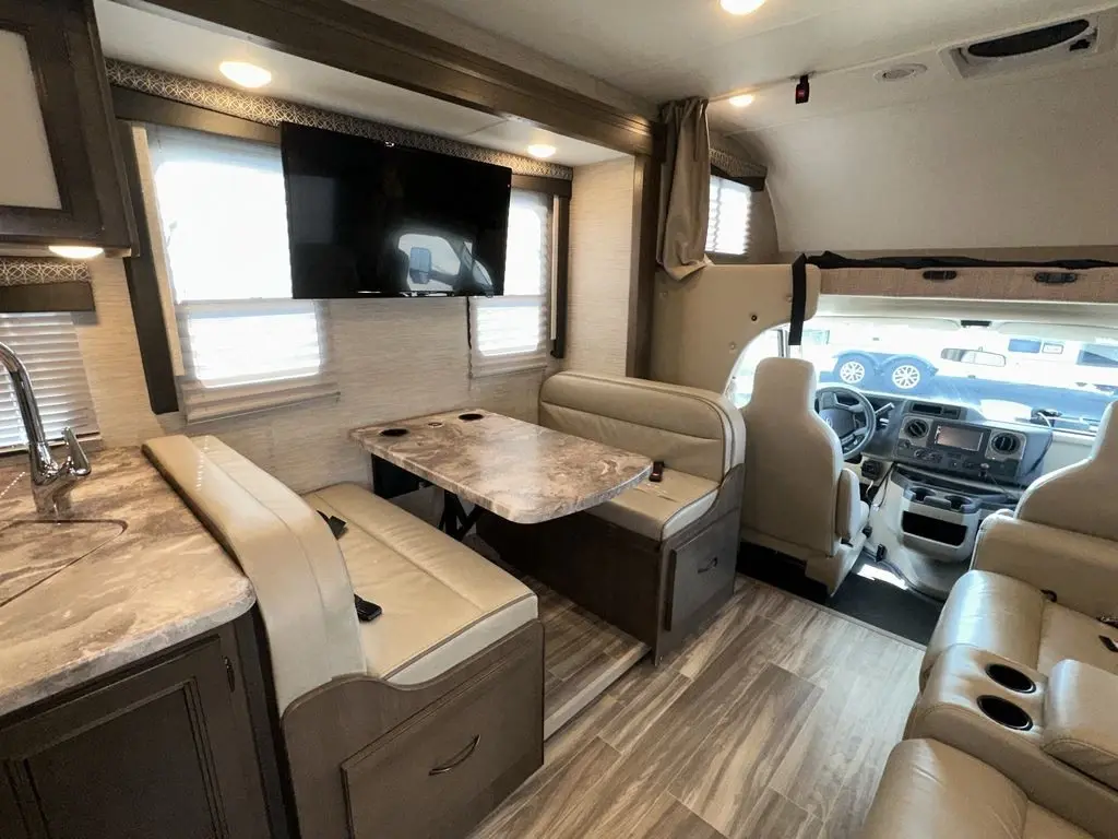 2022 Thor Motor Coach Four Winds