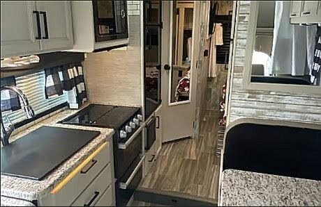 2022 Thor Motor Coach Freedom Elite Motorized Class C