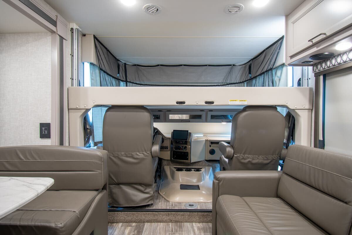 2022 Thor Motor Coach Hurricane