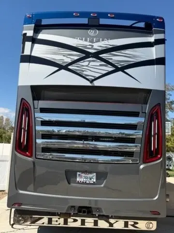 2022 Tiffin Motorhomes Zephyr Motorized Class A