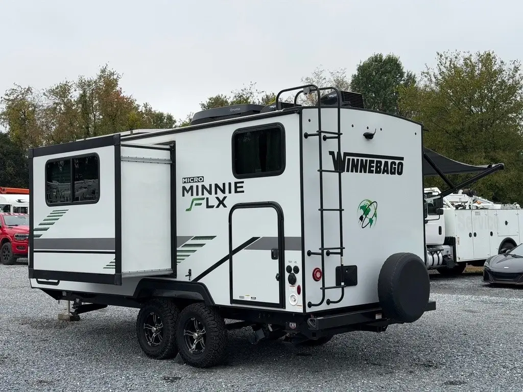 2022 Winnebago Micro Minnie FLX Travel Trailer
