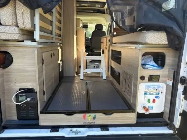 2022 Winnebago Solis Motorized Class B