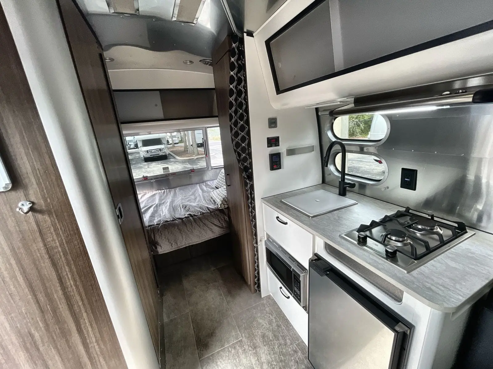 2024 Airstream Caravel