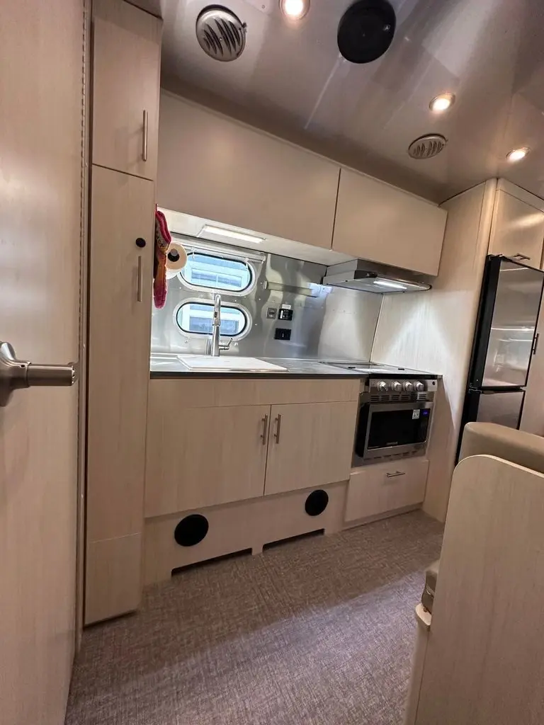 2024 Airstream Flying Cloud Travel Trailer