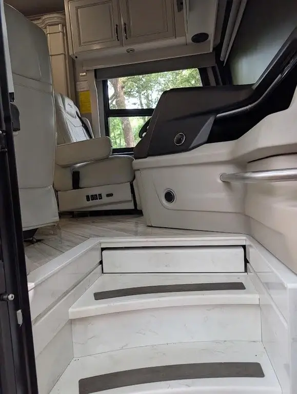 2024 American Coach American Dream Motorized Class A