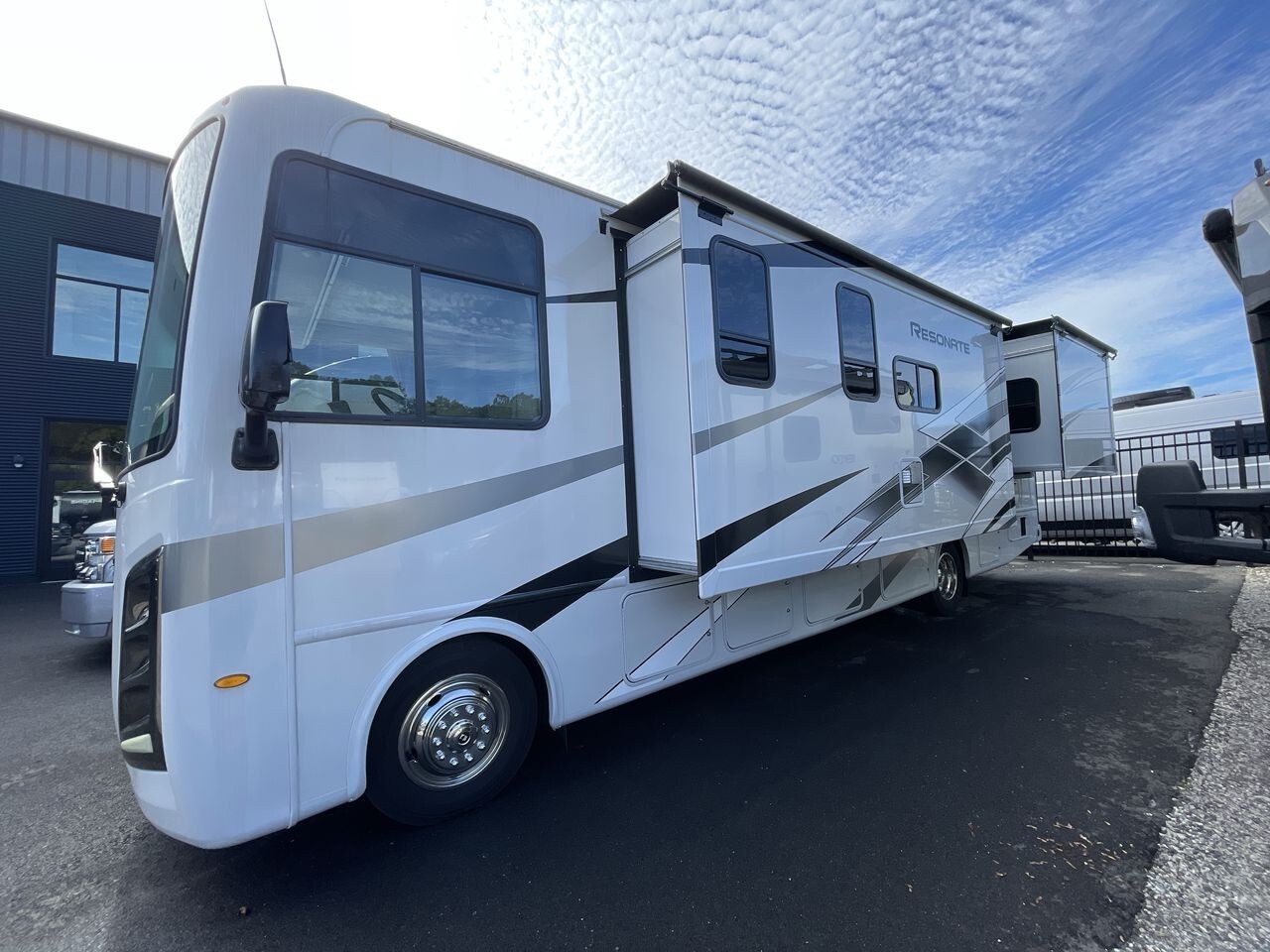 2024 Thor Motor Coach Resonate