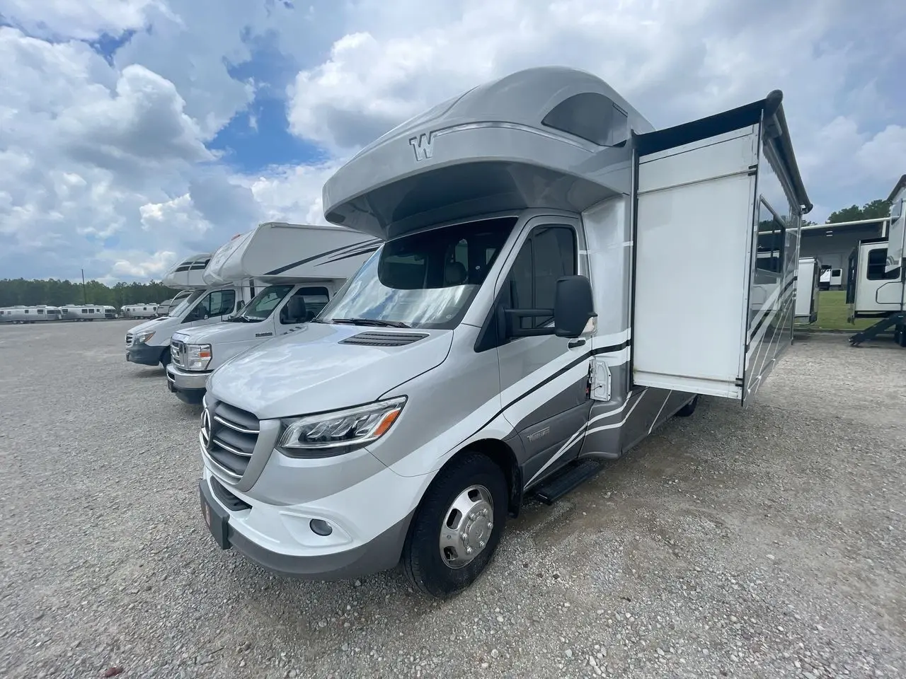 2024 Winnebago Navion