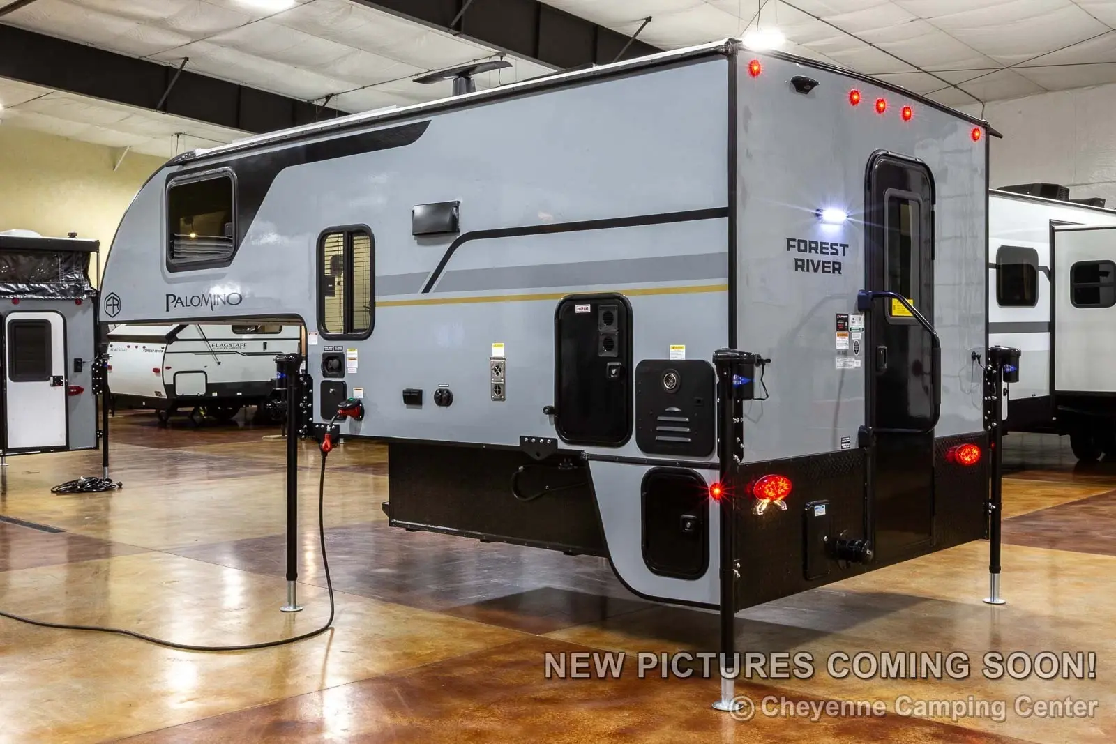 2027 Palomino BackPack HS-8801 Hard Side Truck Camper Truck camper