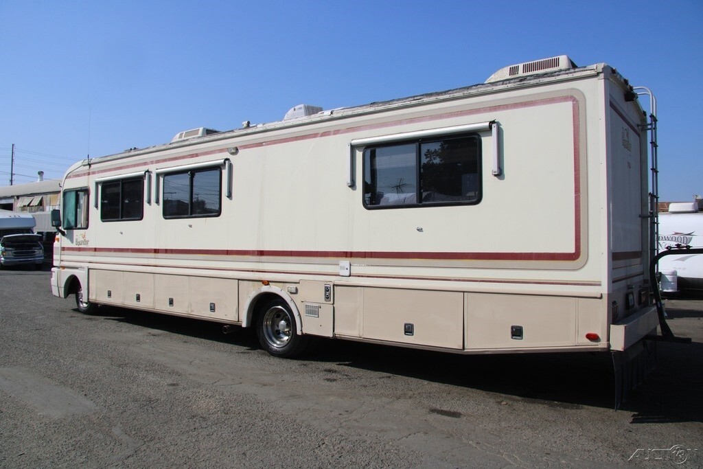 1995 Fleetwood Bounder RV Motorized Class A