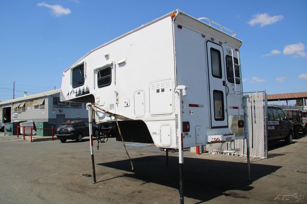 2002 Arctic Truck Camper Pop Up Truck Camper