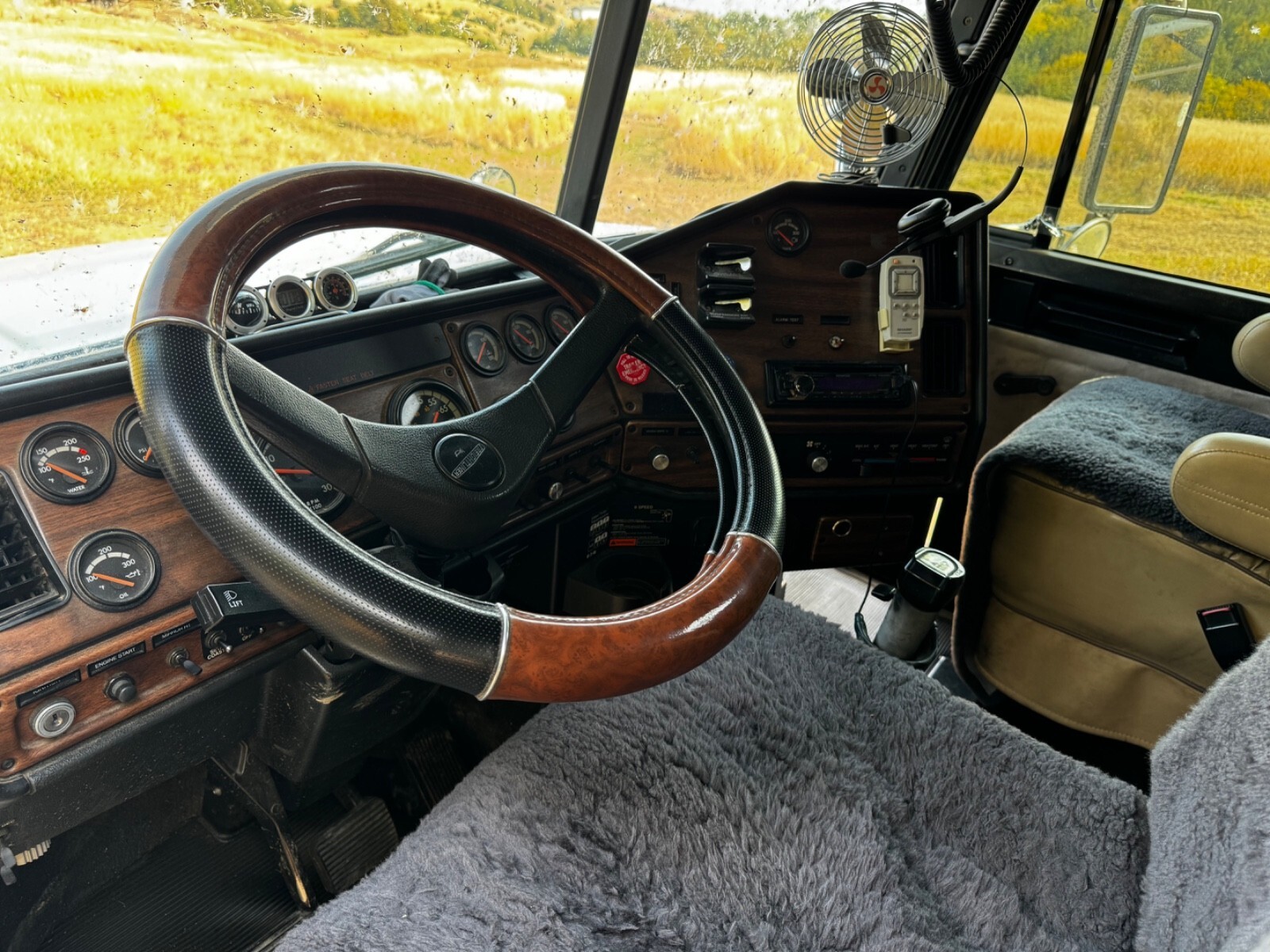 1994 Frieghtliner FLD112