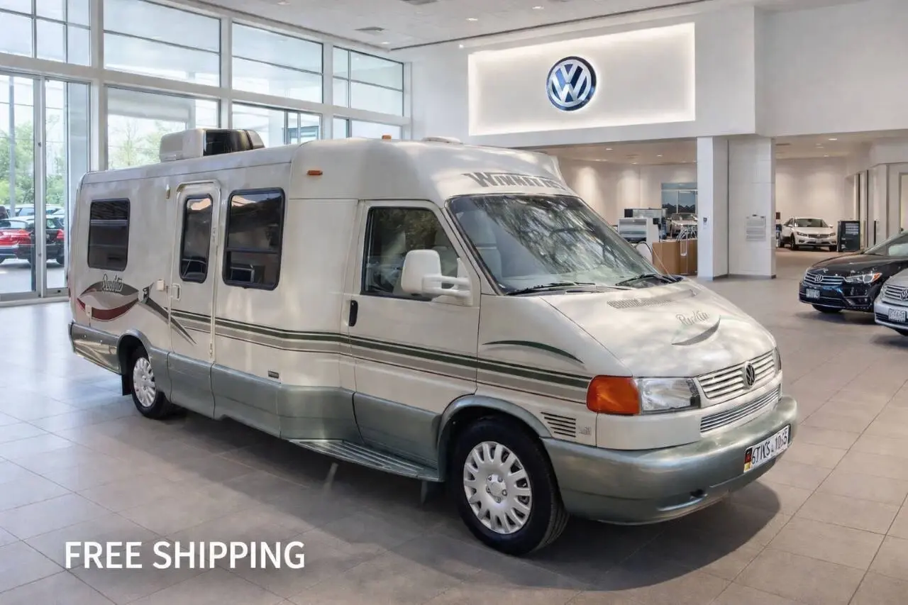 2004 Winnebago Rialta Camper